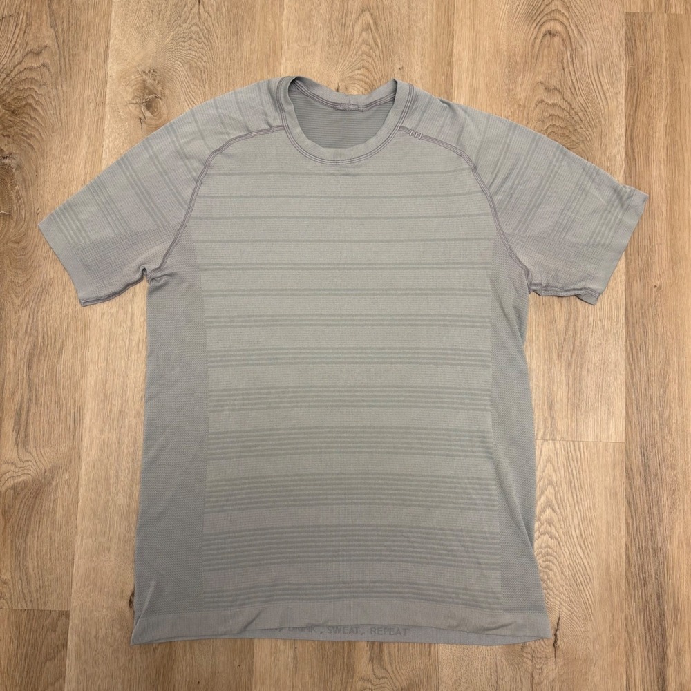 Lululemon Mens Workout Dri Fit Grey Shirt Size Large